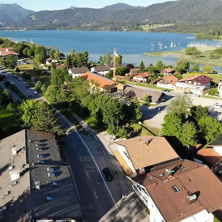 Sonniges Dg Nahe Bahnhof In