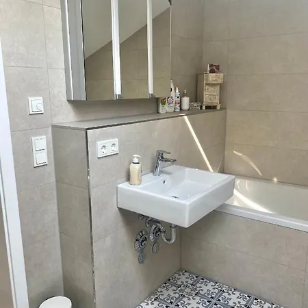 Sonniges Dg Nahe Bahnhof In Apartamento